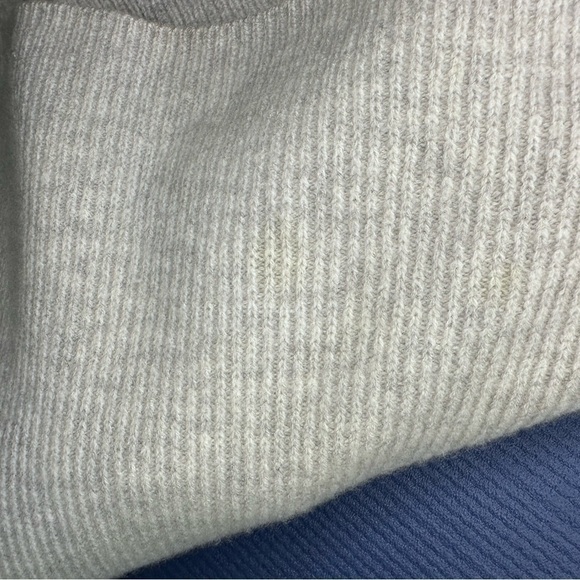 sweater wool cashmere Athleta bell sleeves scoop neck heather grey side split - Picture 10 of 13